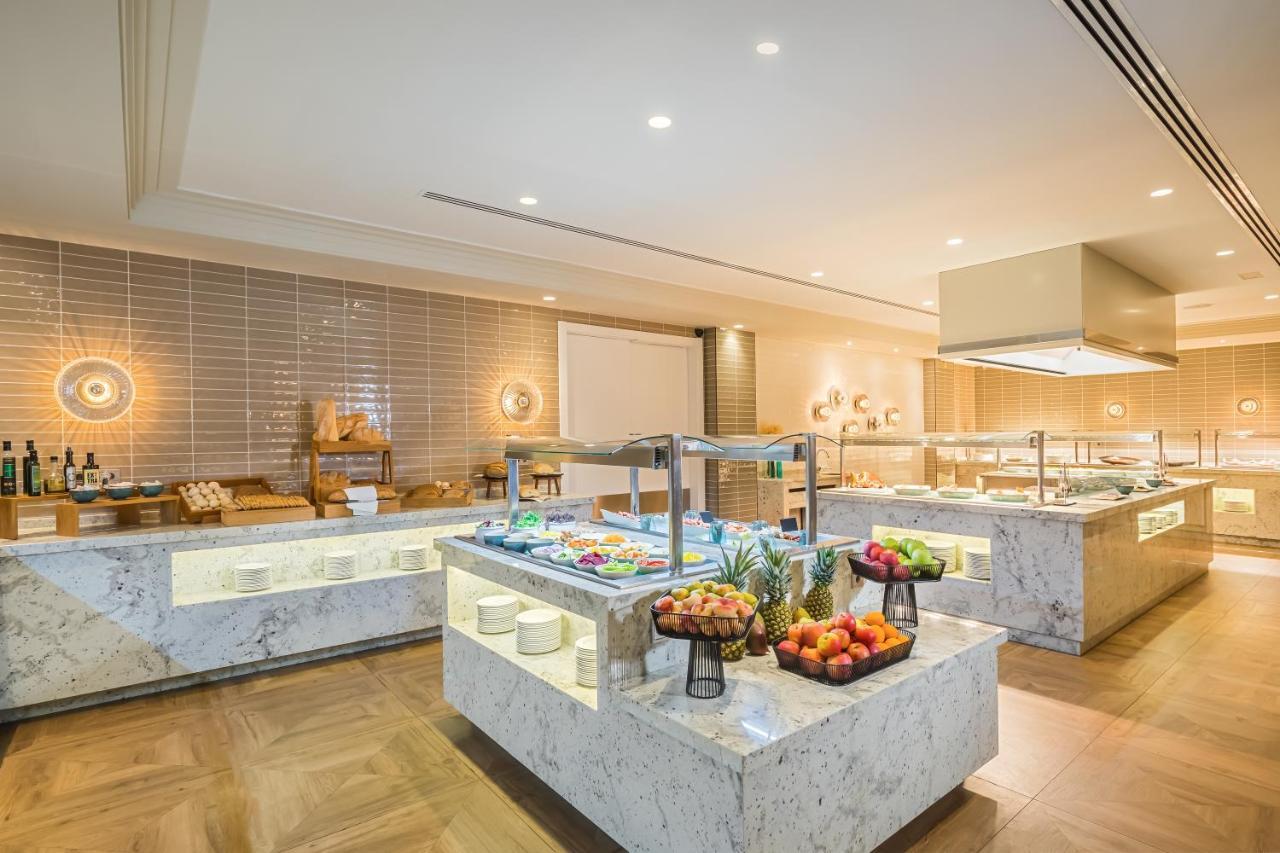 Barcelo La Nucia Hills Hotel Bagian luar foto The buffet at the lounge