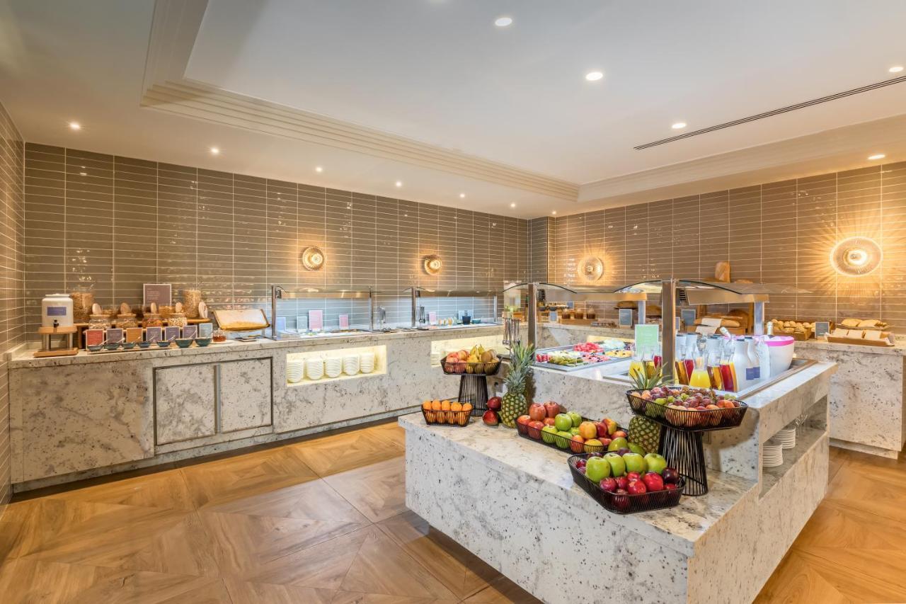 Barcelo La Nucia Hills Hotel Bagian luar foto The Club at London Heathrow Airport